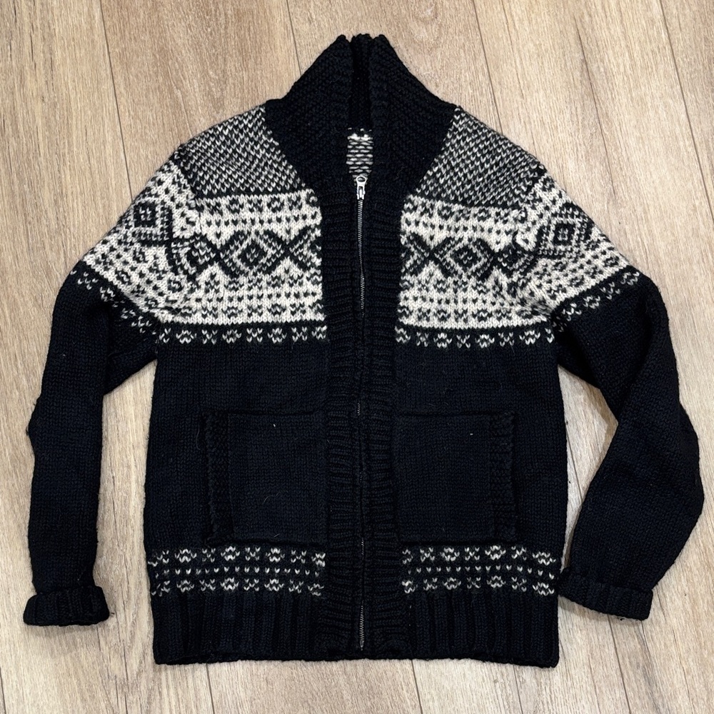 Unisex Black and White Patterned zippered Sweater